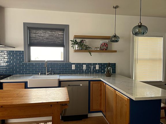 4th image of 3351 Morcom Ave