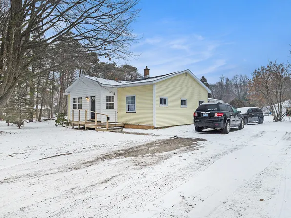 215 N Baldwin St, Whitehall, MI 49461