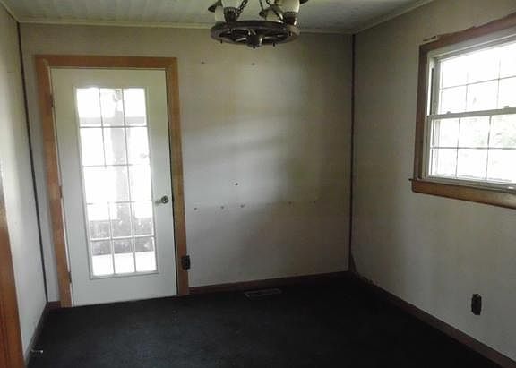 4th image of 1515 E Watauga Ave