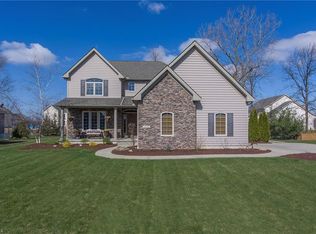 2570 Fairfield Dr, Avon, OH 44011