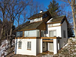 4210 S Bluff Ln, Cedar, MI 49621