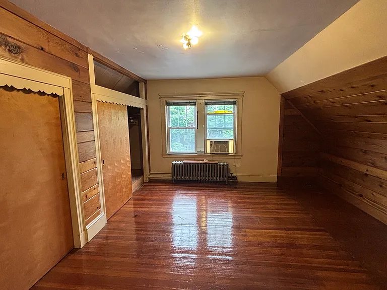572 Centre St #572 — Photo 9