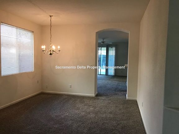 2nd image of 2860 Chateau Montelena Way