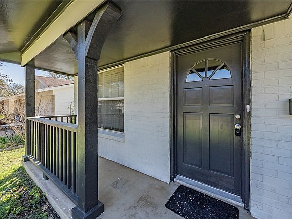 3rd image of 621 N Briery Rd