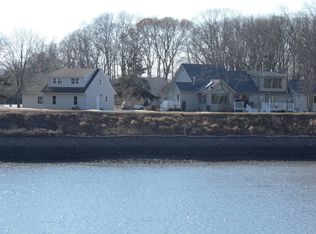 956 Shunpike Rd, Cape May, NJ 08204