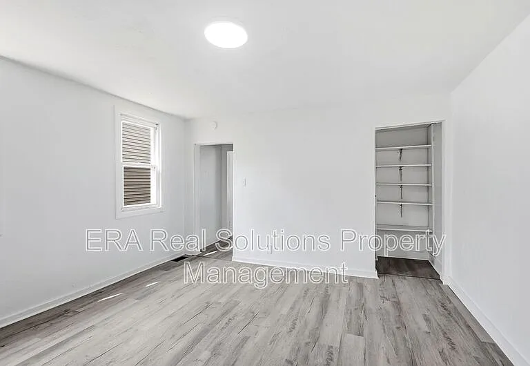 150 S Cypress Ave — Photo 16