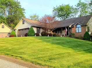 2104 Golfview Dr NE, New Philadelphia, OH 44663