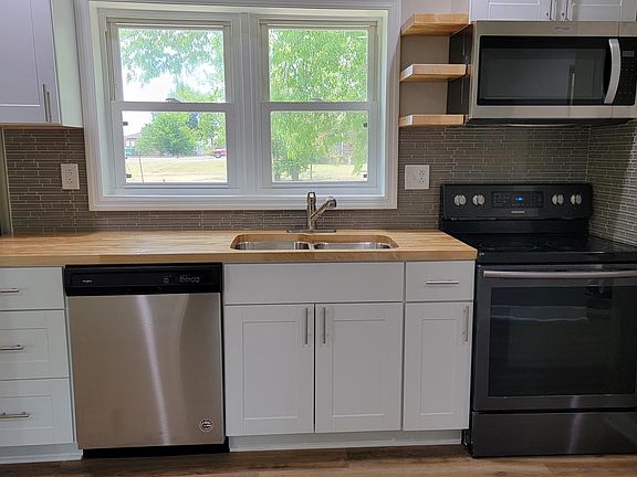 2nd image of 421 1/2 E Market St