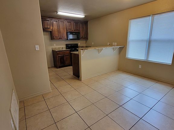 5th image of 819 W 25th St #100-1