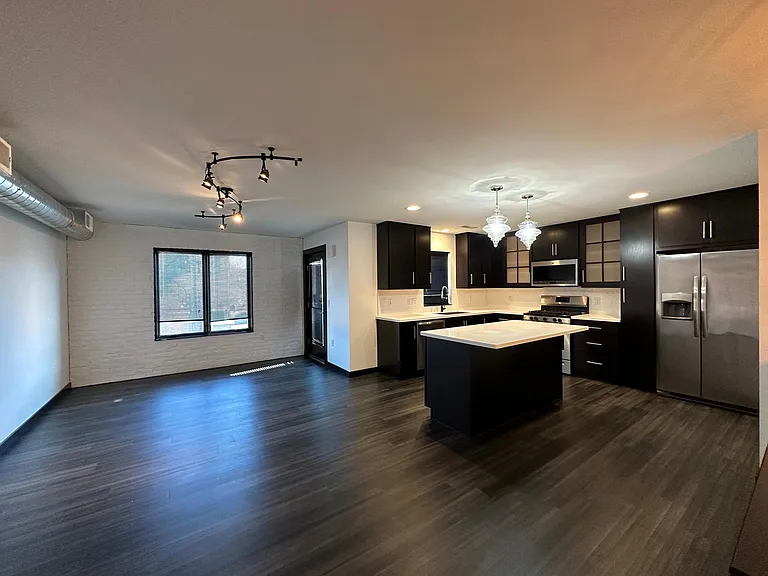 103 N Howard St #B — Photo 2