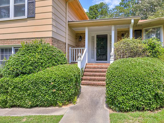 2nd image of 2024 Lorraine Dr SW