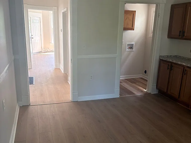 427 Montana Ave — Photo 16