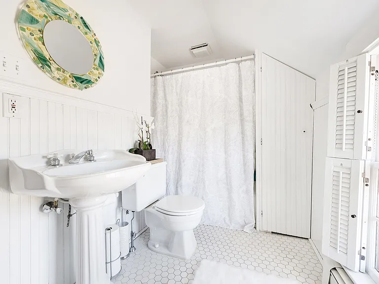 32 Sag Harbor Tpke — Photo 13