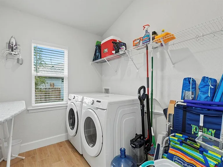 1190 Euclid Rd — Photo 37