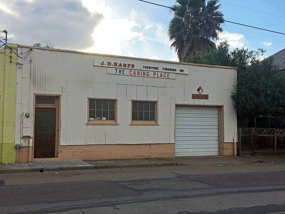 2nd image of 1910 Clement Ave