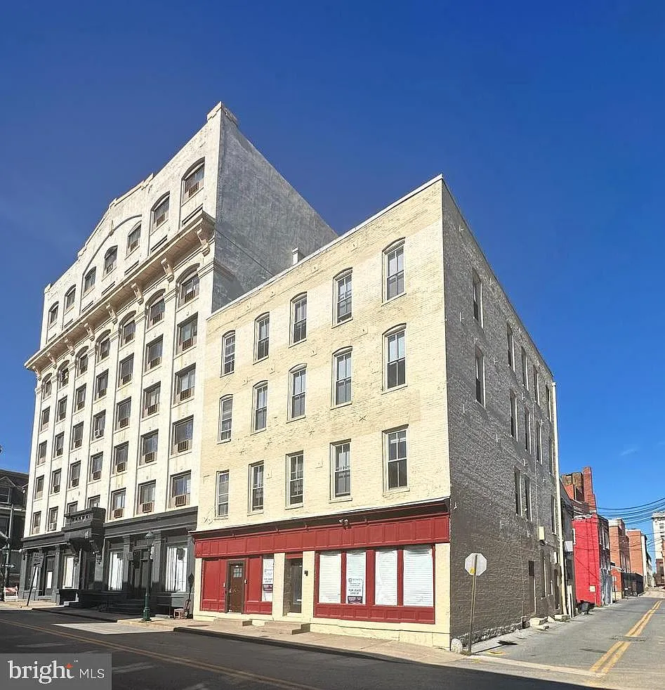 Building Photo - 64 W Antietam St #3