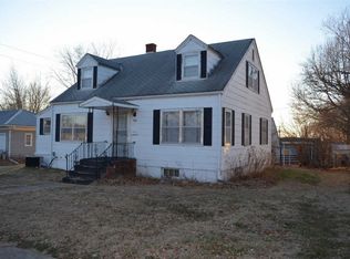 705 4th St, Centralia, KS 66415