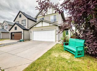 960 W Copperfield Blvd SE, Calgary, AB T2Z4W7