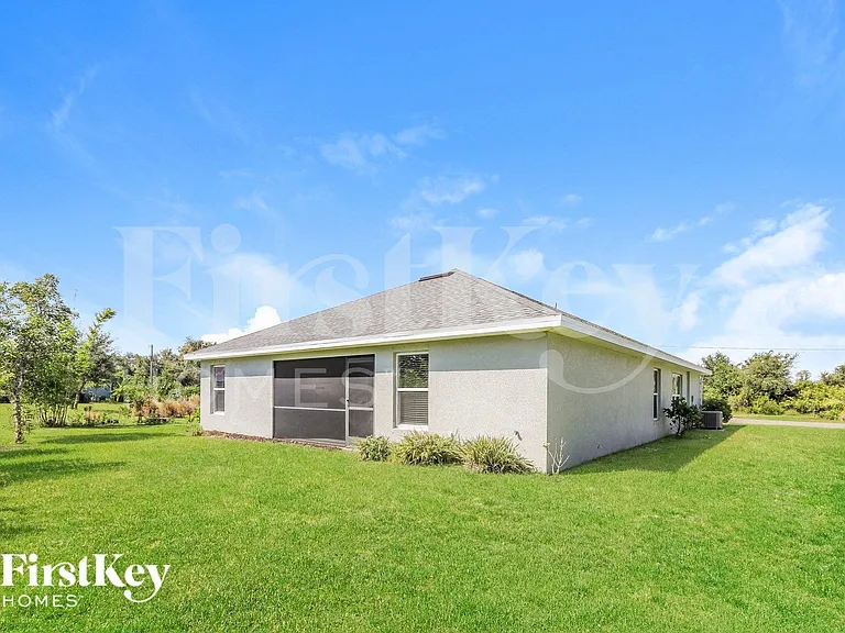 446 Xingu Ct — Photo 15