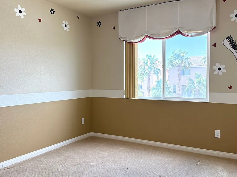 6825 Philharmonic Ave — Photo 48