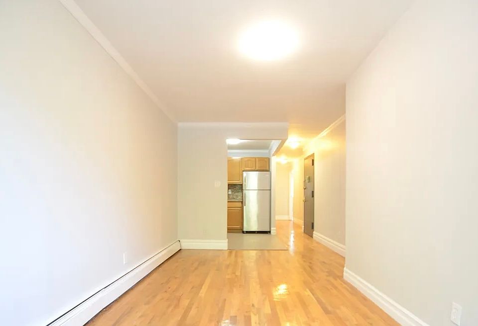 2nd image of 301 Van Buren St #2F
