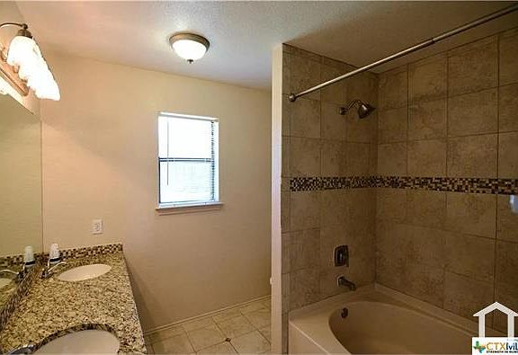 4th image of 2807 Diaz Dr