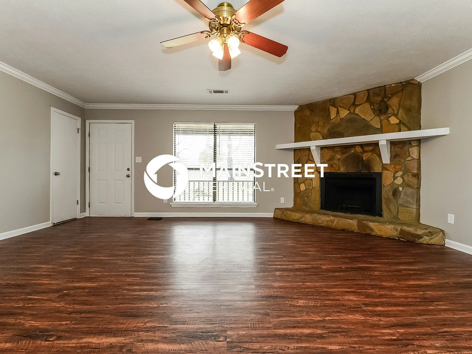 135 Summertown Dr — Photo 2