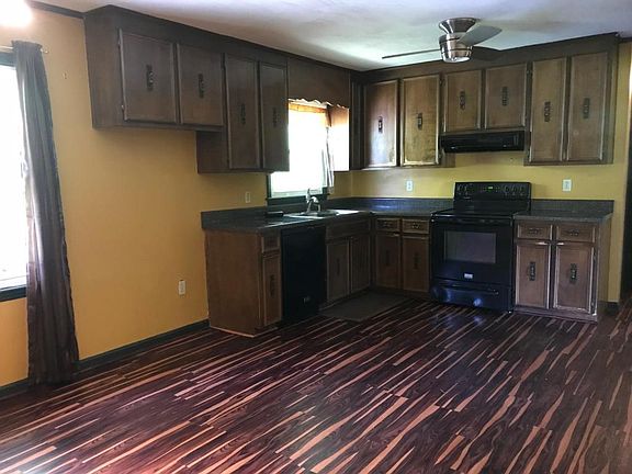 5th image of 24 Robinhood Ln