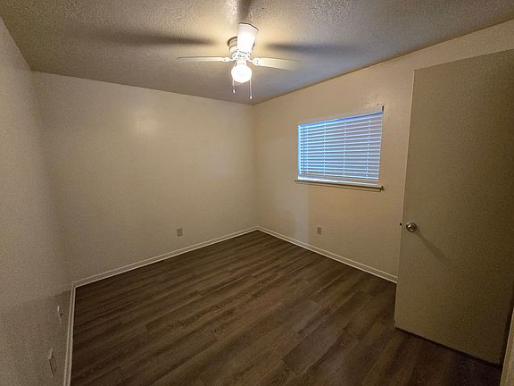 5th image of 402 1st St
