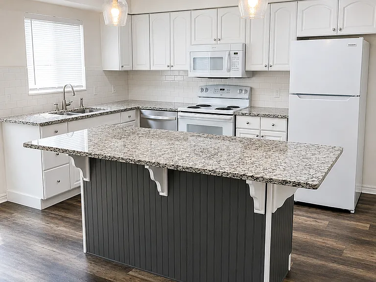 1721 E Fort Union Blvd #1 — Photo 2