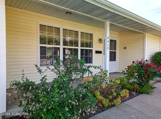 4415 W South Pinebrook Ln, Columbia, MO 65203