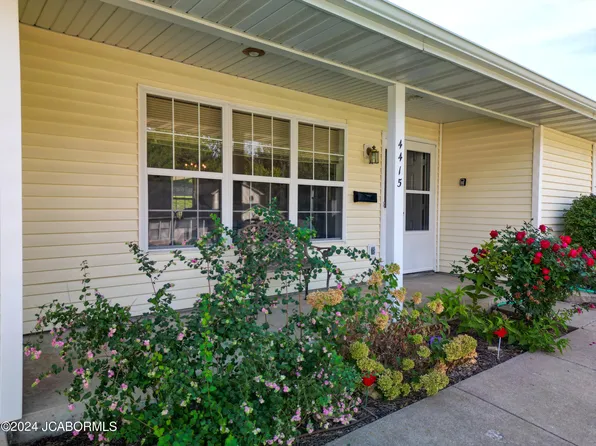4415 W South Pinebrook Ln, Columbia, MO 65203