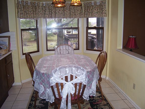 breakfast area off kitchen