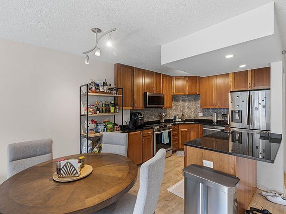 2nd image of 401 S 1st St Unit 318