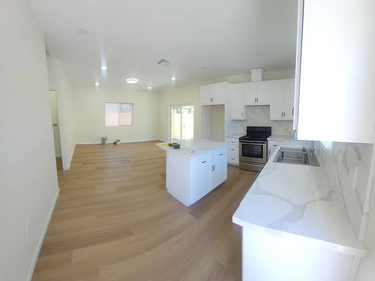 550-554 556 Foothill Blvd — Photo 100