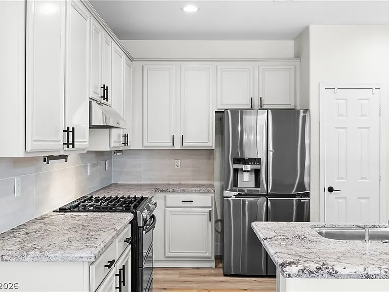 11223 Tribiani Ave — Photo 15