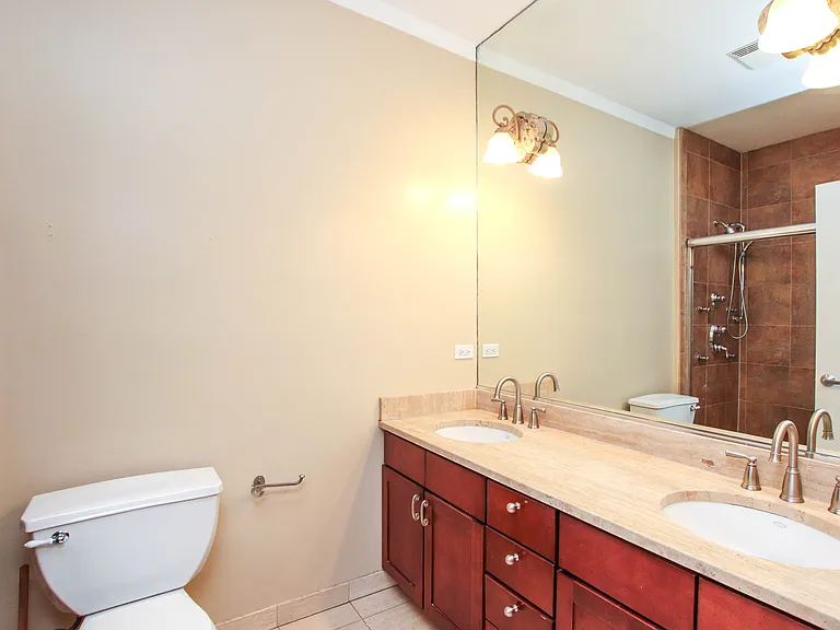 945 N Kingsbury St #119 — Photo 12