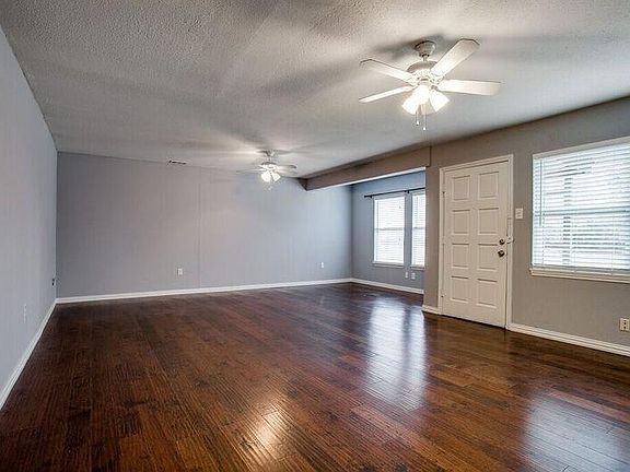 3rd image of 1325 E Park Dr