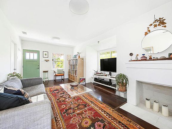 5th image of 1059 N Avenue 51