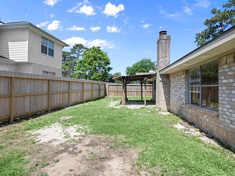 7415 Creekfield Dr — Photo 6