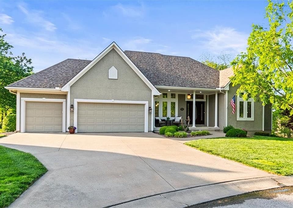 1st image of 4003 SW 15th Ct