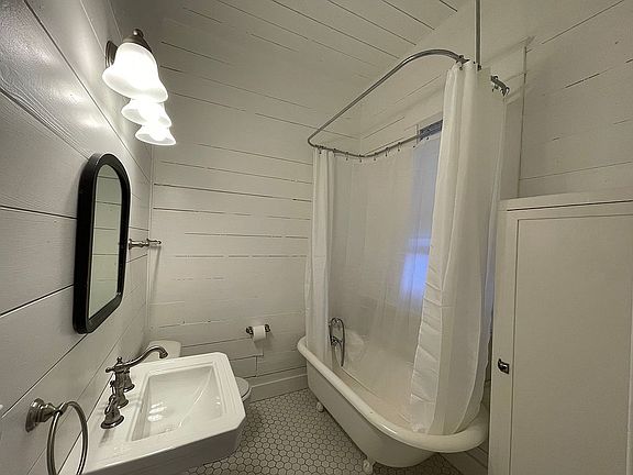 Bathroom with Clawfoot Tub