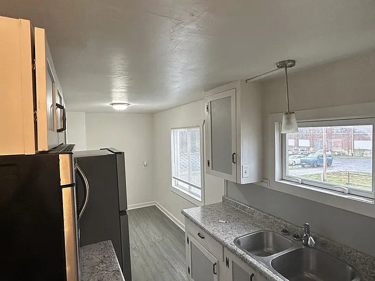 200 E Williamson St #4 — Photo 6