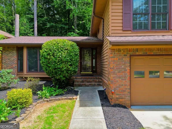 1170 Trailmore Dr, Roswell, GA 30076