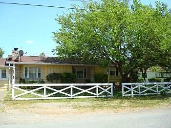 20526 David St photo 1