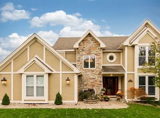 8229 N Michigan Ct, Kansas City, MO 64118