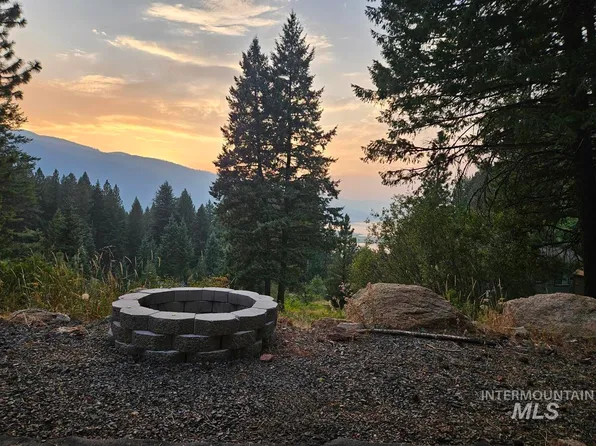 507 Collier View Rd, Cascade, ID 83611