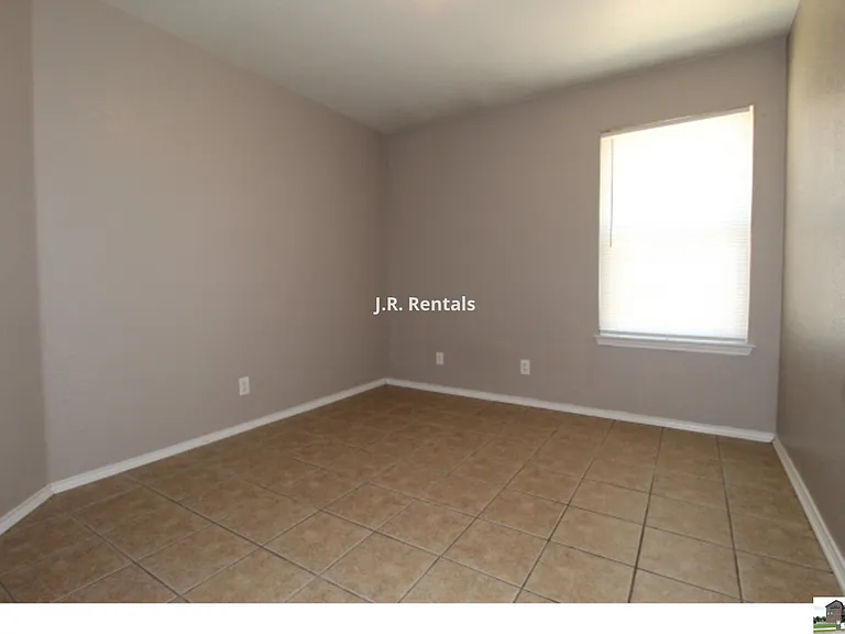 304 Jeff Gordon Dr #A — Photo 11