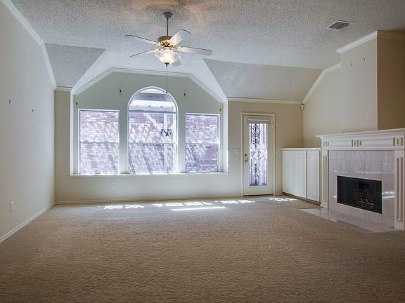4th image of 3232 Candlewood Trl