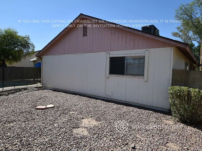 2301 W Waltann Ln — Photo 22
